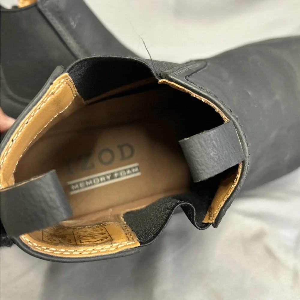 Izod Lucas Mens Size 8 M Black Classic Outdoor Leather‎ Chukka Boots Shoes